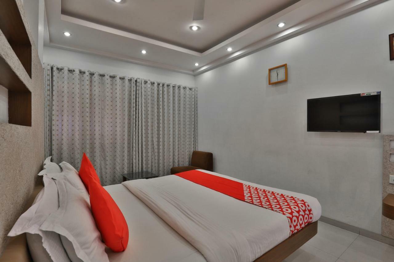 Oyo 14943 Shubh Suvidha Hotel Somnath Ngoại thất bức ảnh