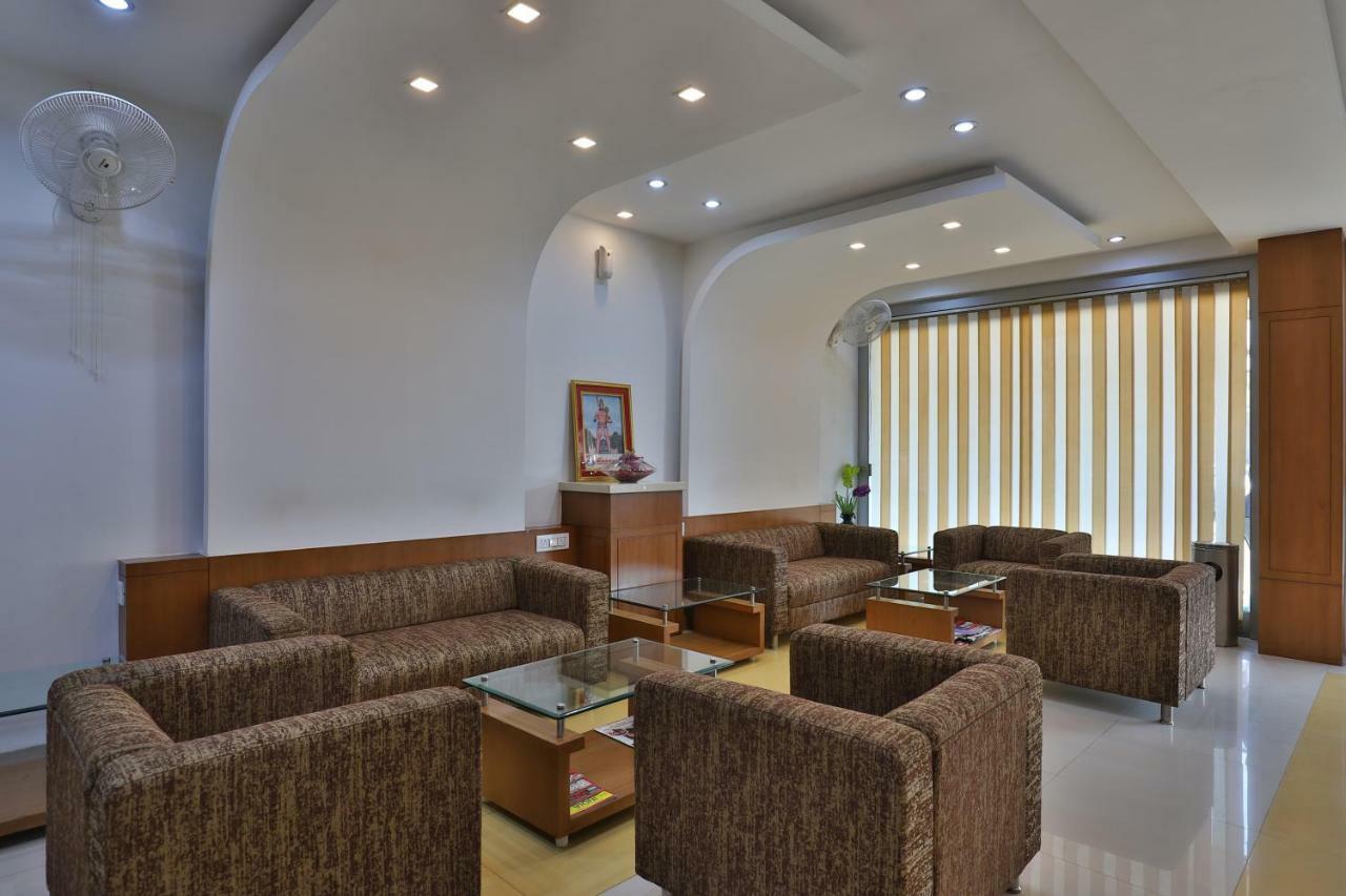 Oyo 14943 Shubh Suvidha Hotel Somnath Ngoại thất bức ảnh